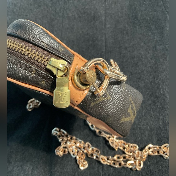 LOUIS VUITTON CLUTCH BAG 2WAYS ✅AUTHENTIC - Picture 10 of 12